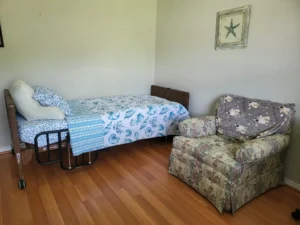 bedrom at coquina cove assisted living in port orange florida